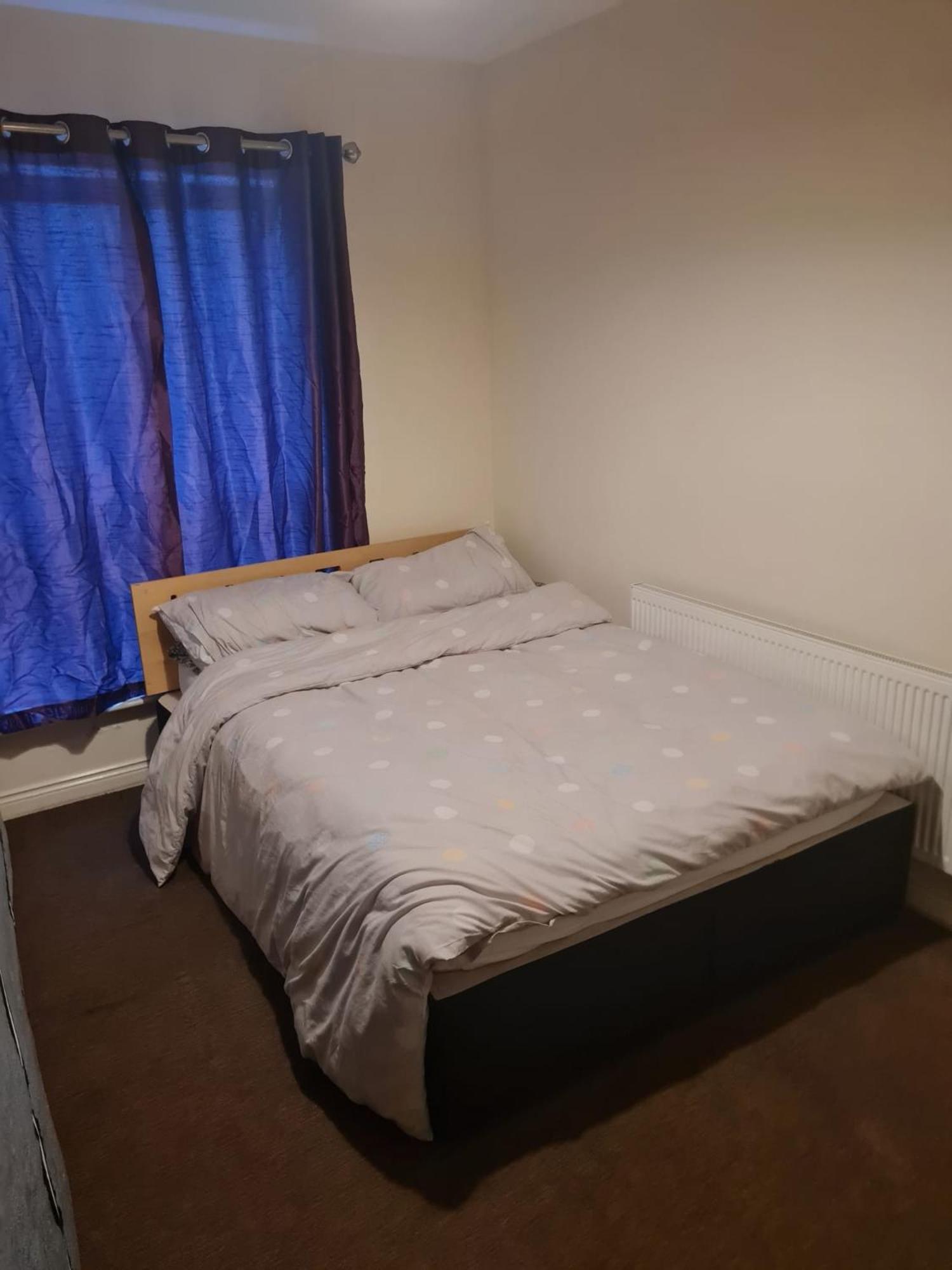 For Rent In City Guest house *